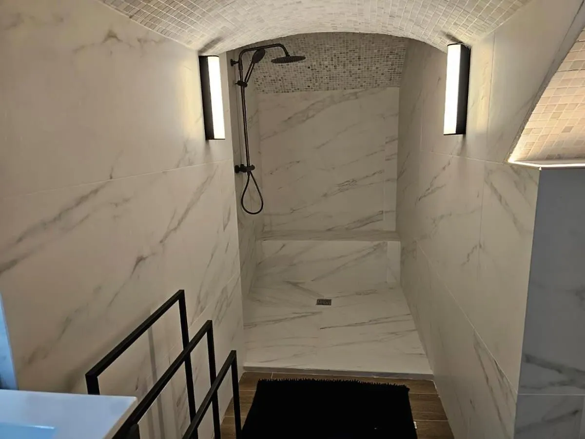 Appartement Familiale Sauna Paris 10 - 8P - Flat-Guest Lägenhet