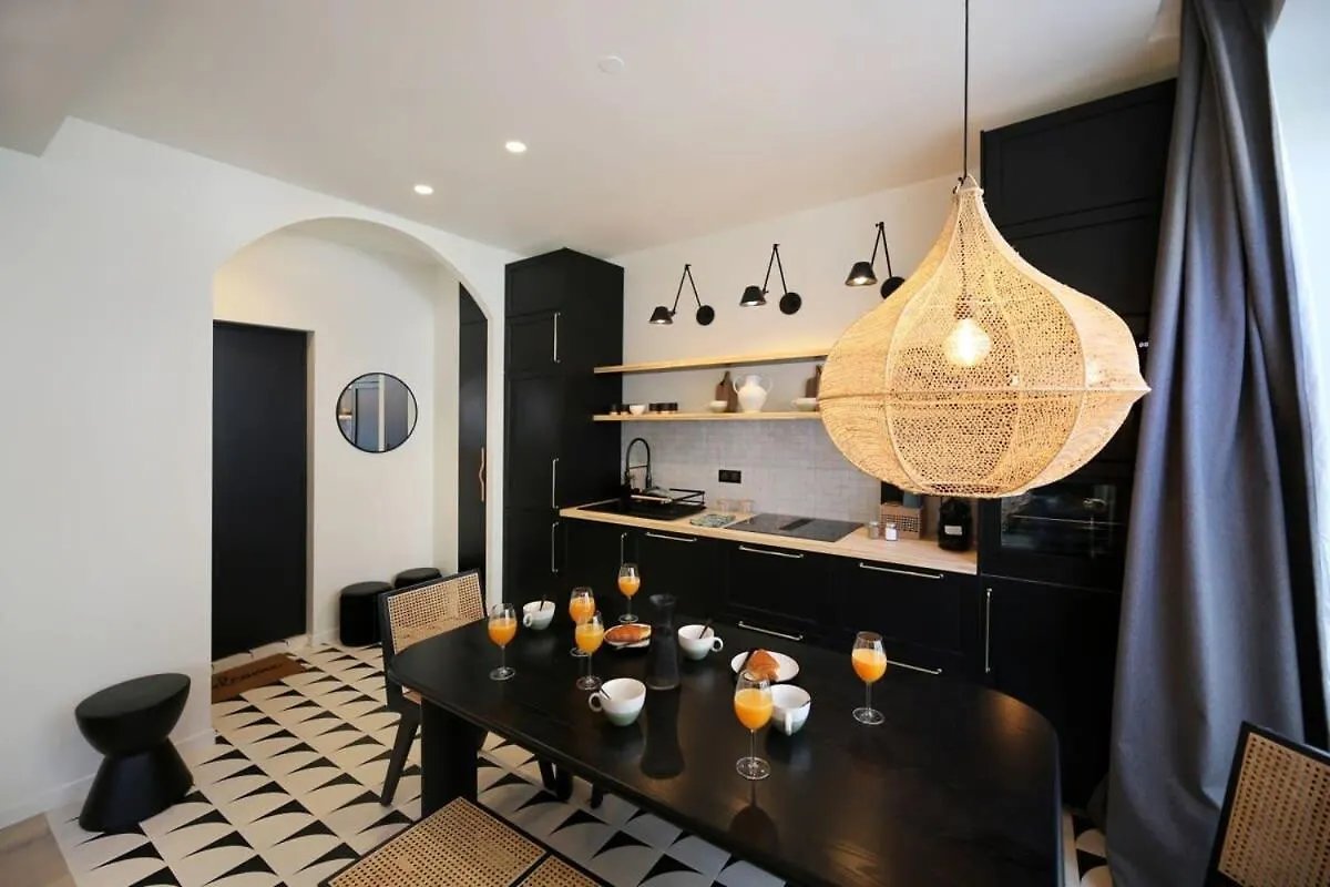 Appartement Familiale Sauna Paris 10 - 8P - Flat-Guest 0*,  France